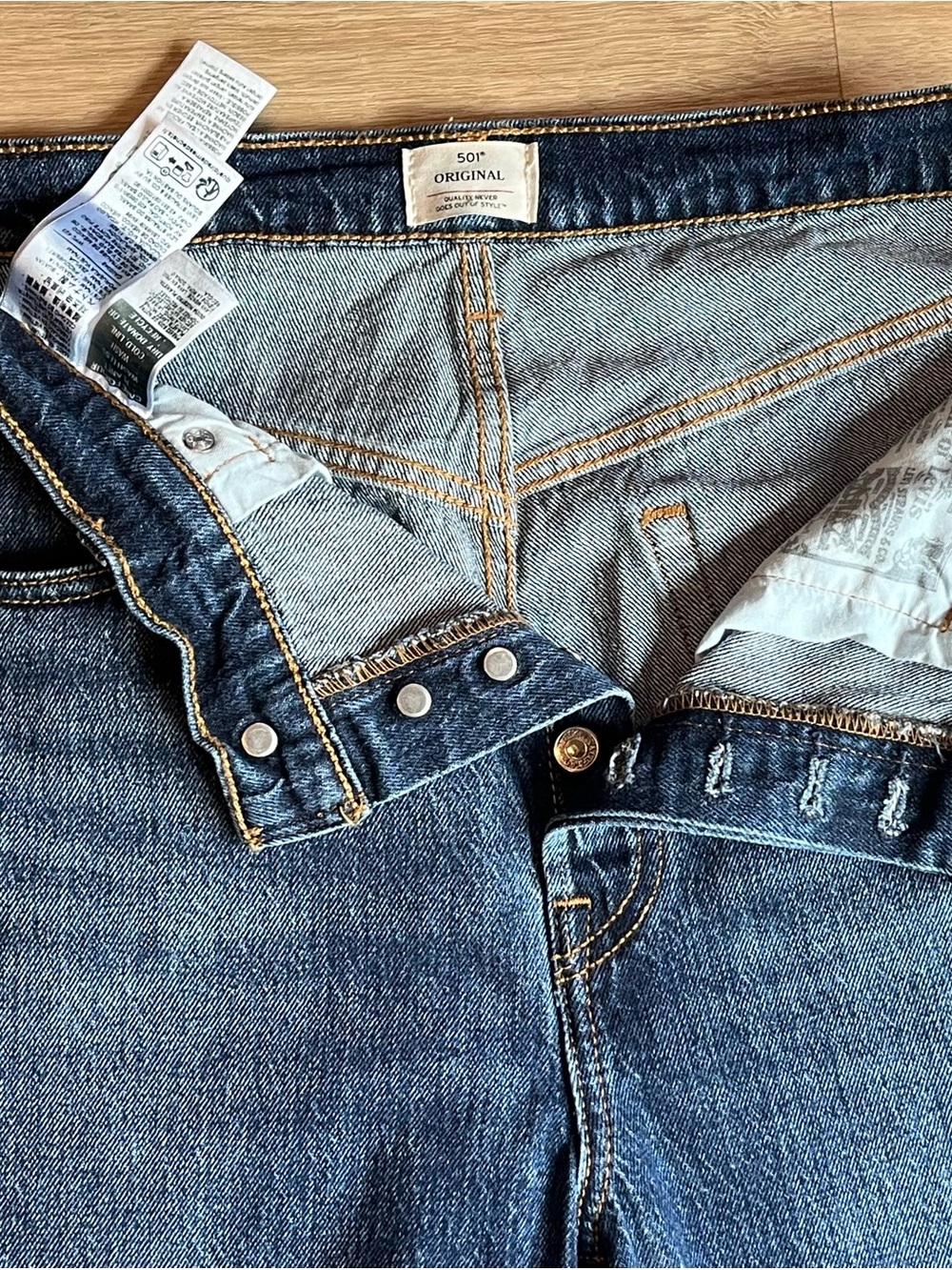 Levi’s 501 Original Fit Jeans Men’s 31x30 Dark Wash Blue Denim Button Fly